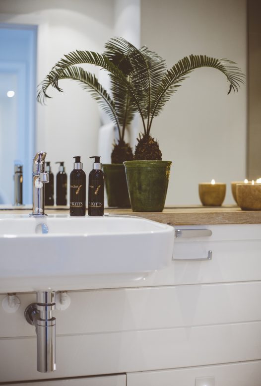 Stylish bathroom at Carn Mar, a self-catering holiday home above Polzeath beach, North Cornwall